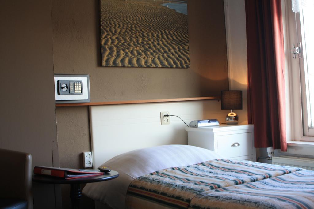 Hotel Zee En Duin Katwijk aan Zee Room photo